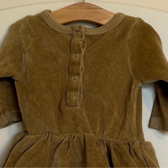 6-12M Kate Quinn Velour Romper - Picture 4 of 5